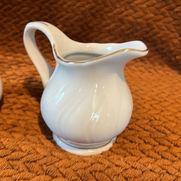 DC Jamestown China. Allegro - Gold Trim - Sugar Bowl, Vase, Creamer - Picture 2 of 10